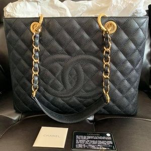 Gst shopping tote in the